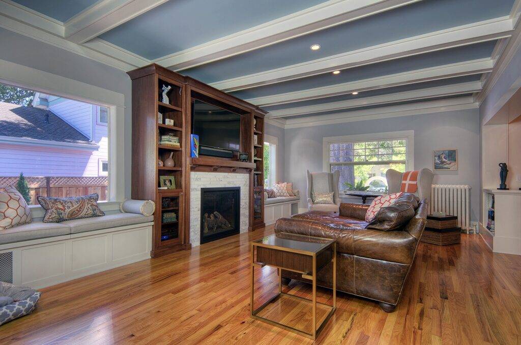 living room red oak wood floors